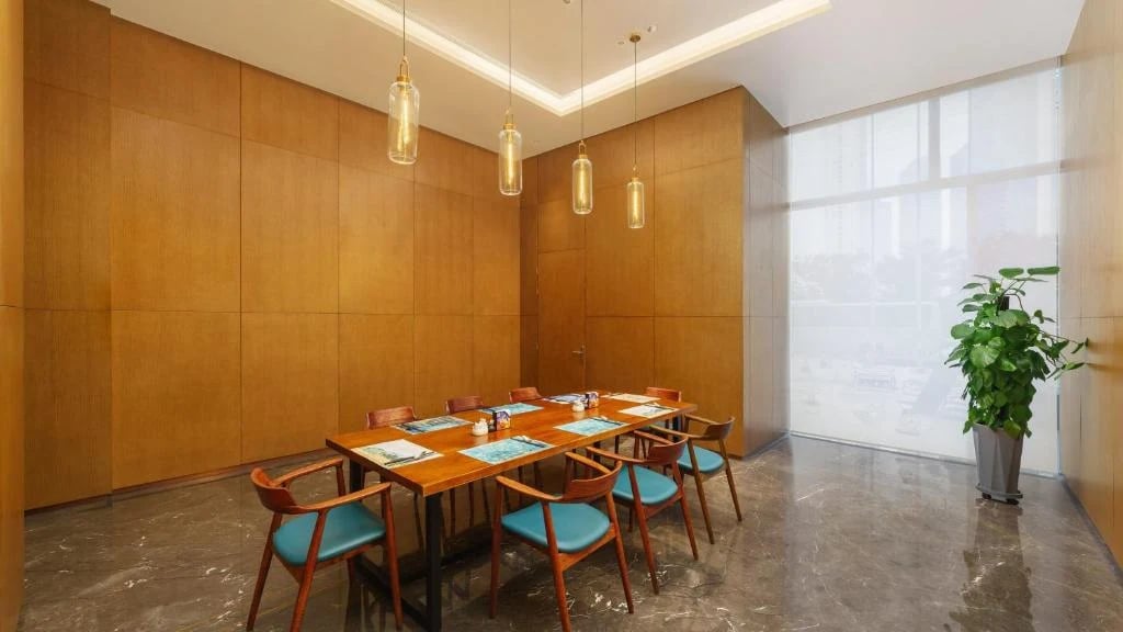 Crowne Plaza — 13
