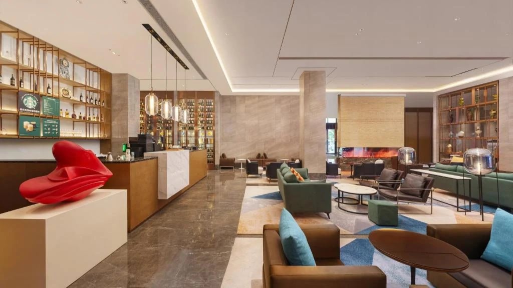 Crowne Plaza — 16