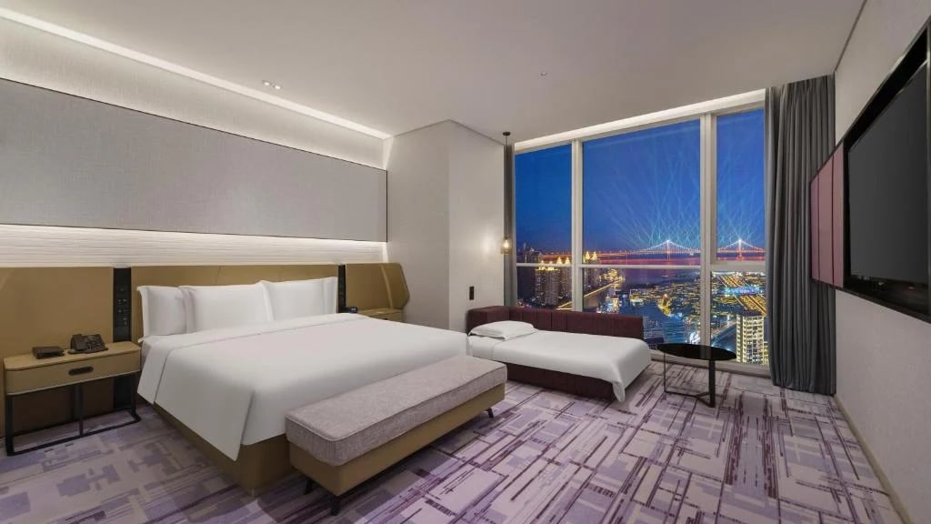 Crowne Plaza — 30