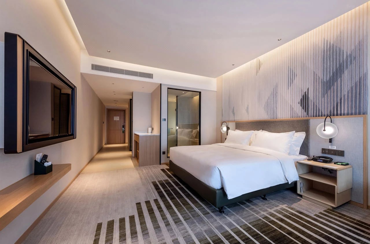 Holiday Inn & Suites — 2