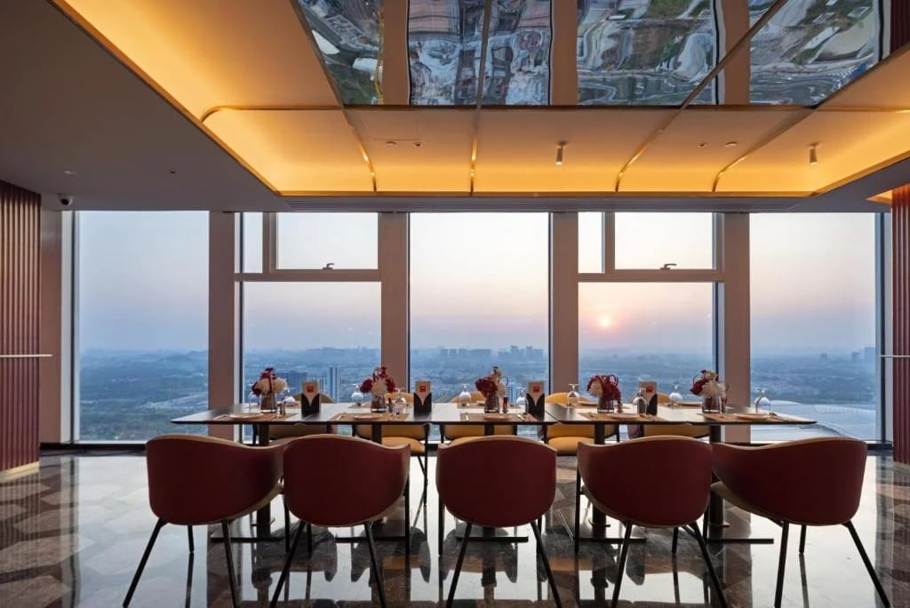 Radisson RED — 18