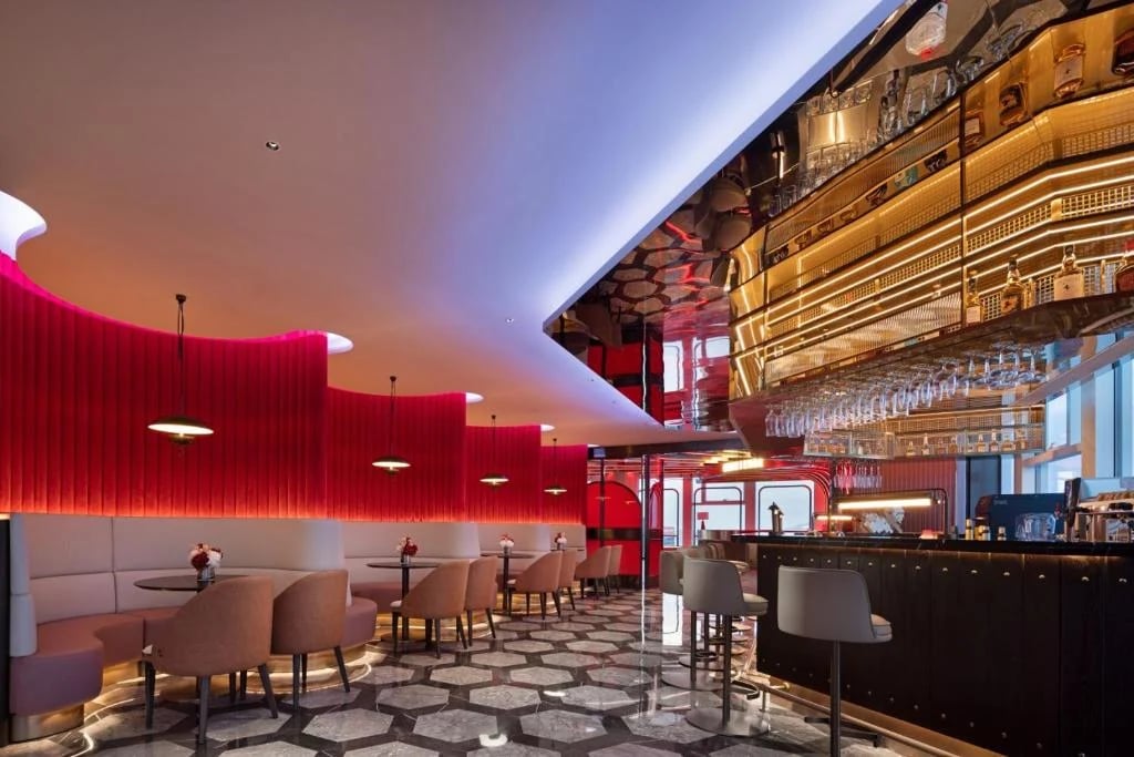 Radisson RED — 21